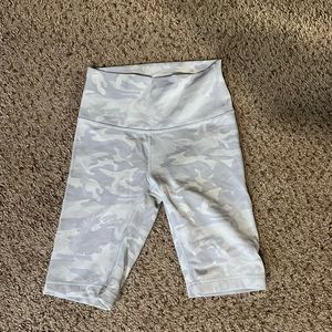 lululemon - 9” wunder train short - sz 6